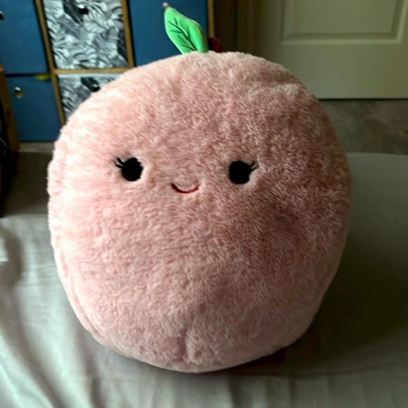 Phyllis The Fuzzy Peach Squishmallows FUZZAMALLOW 12” inch price negotiable! - Picture 1 of 6